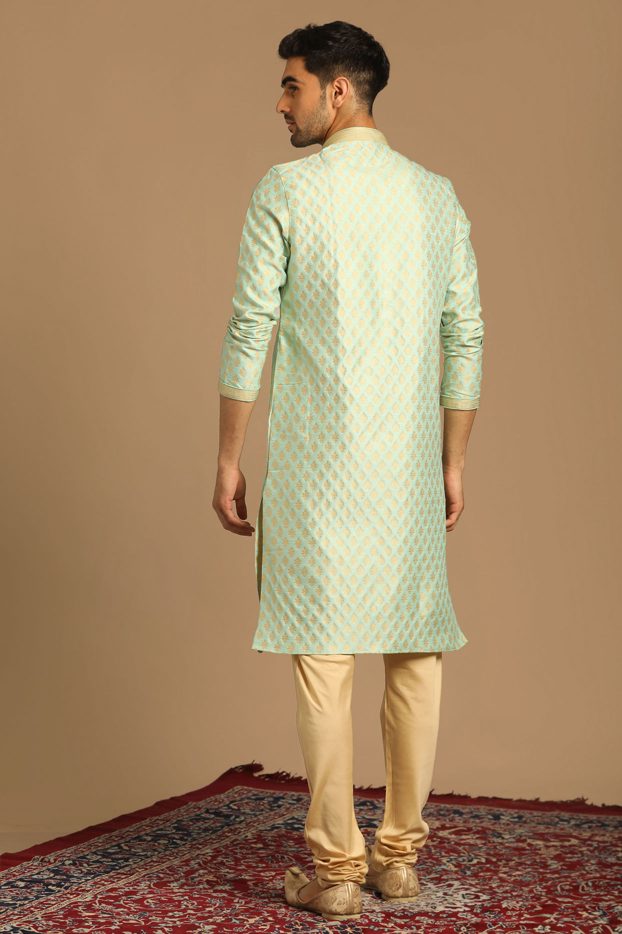 alt message - Manyavar Men Classy Green Kurta Pajama image number 1